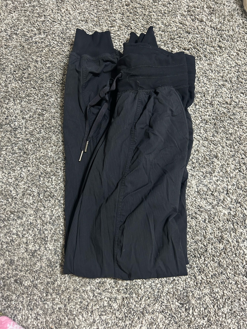 lululemon athletica Black Cropped Ankle Pants